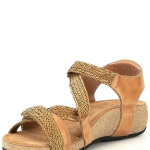 Taos FootwearTrulie Woven Leather Sandals Size 11